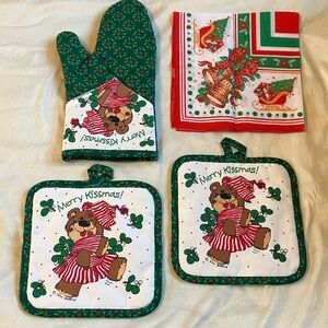 Vintage 80’s Suzy Spafford Suzy’s Zoo Merry Kissmas! Potholders oven mitt bundle